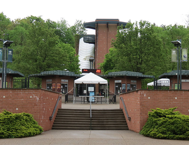Sheesley-2024-Pittsburgh-Zoo-Entrance